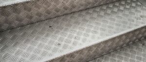 Conozca la importancia del aluminio damero en la industria